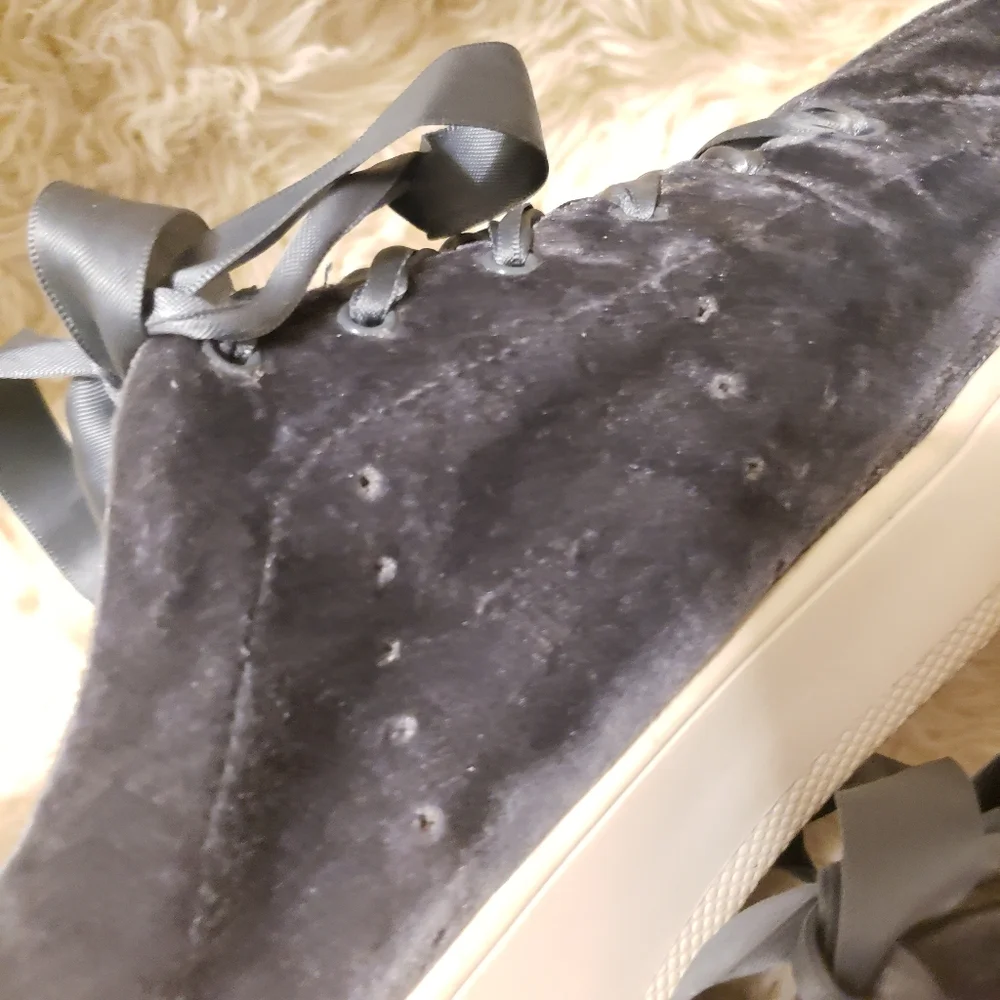 Steven by Steve Madden Velvet and Ribbon Lace Platform Sneakers Size 11B